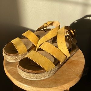 Platform sandals